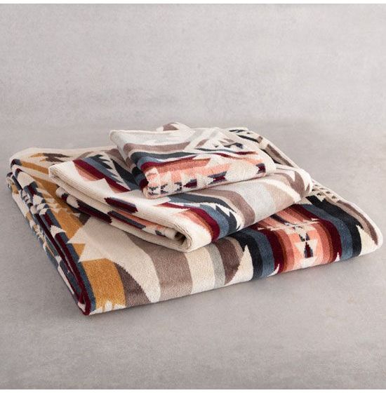 Pendleton White Sands Bath Towel in Brown Tones