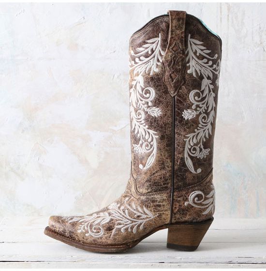 White hotsell corral boots